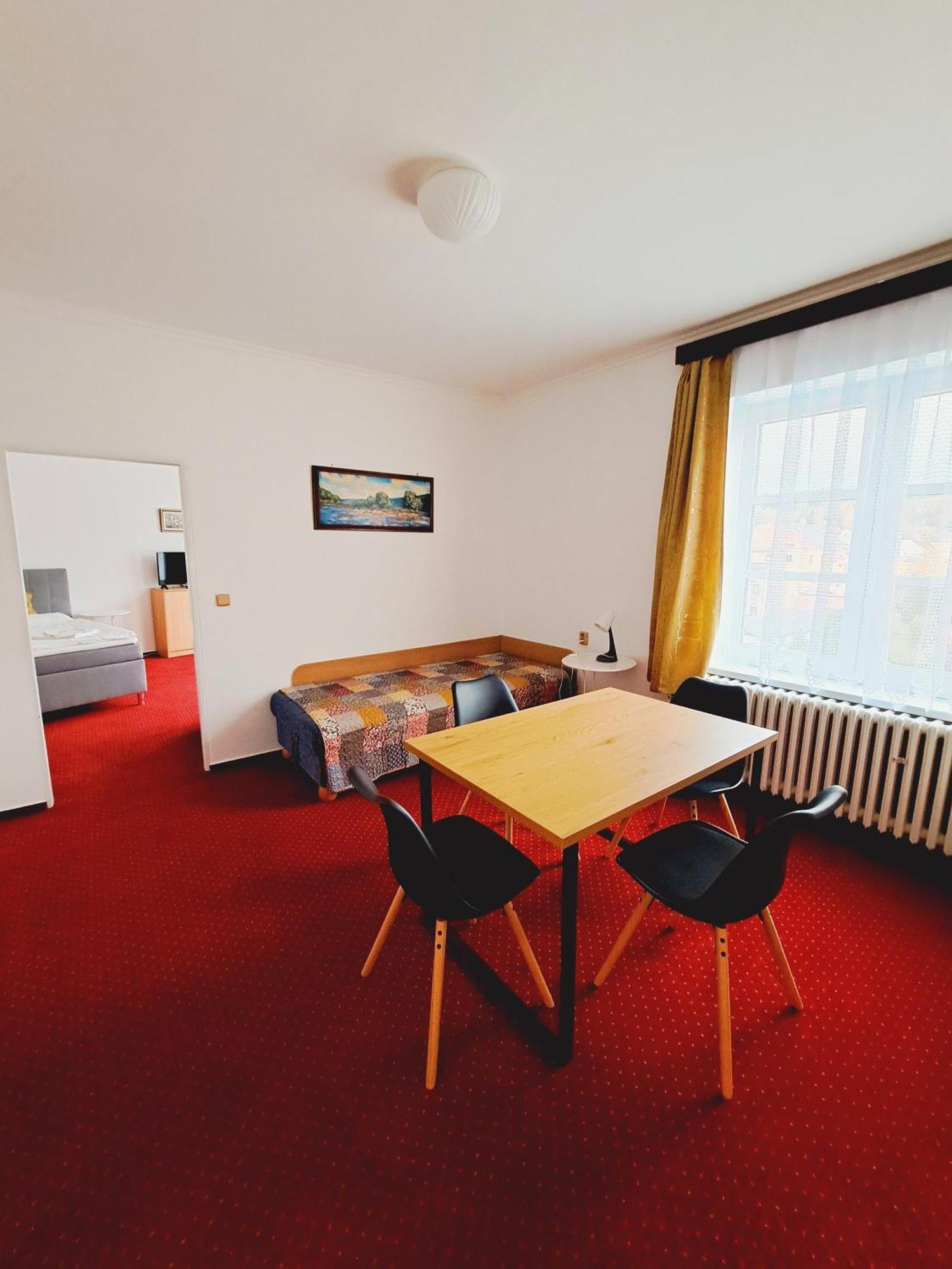 Hotel Grand Tanvald Eksteriør bilde
