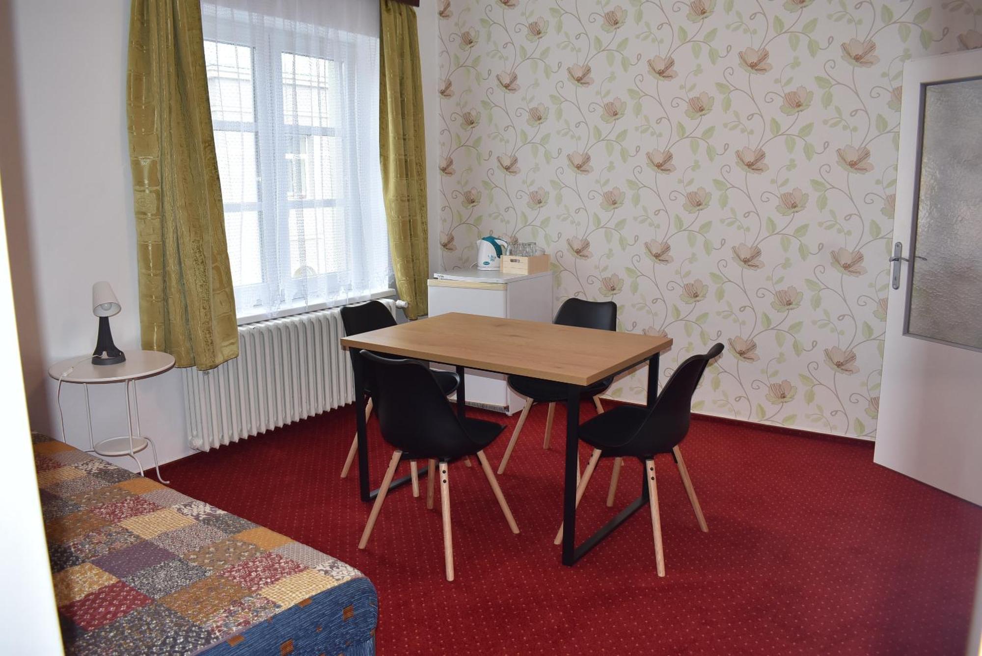 Hotel Grand Tanvald Eksteriør bilde