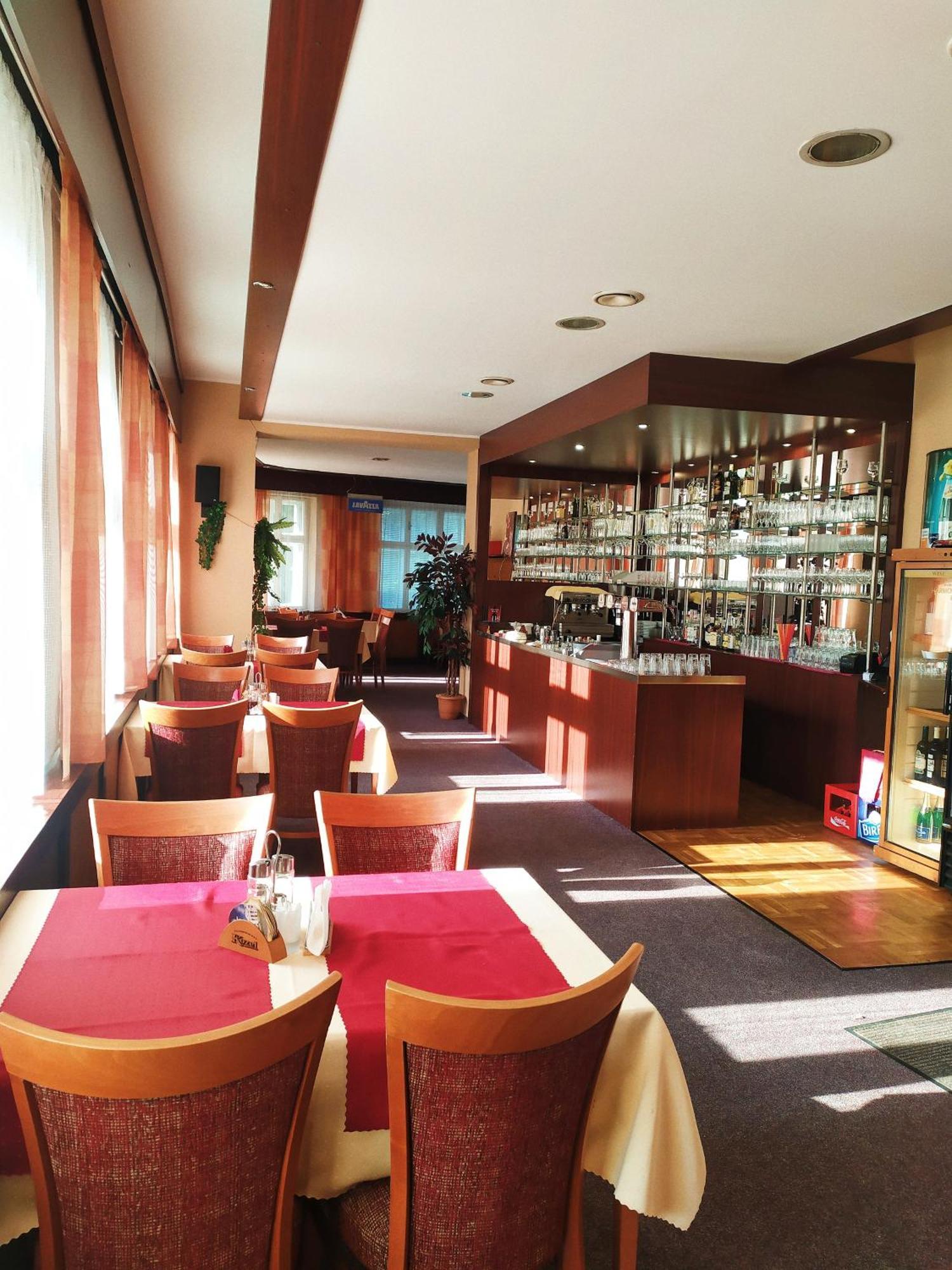 Hotel Grand Tanvald Eksteriør bilde