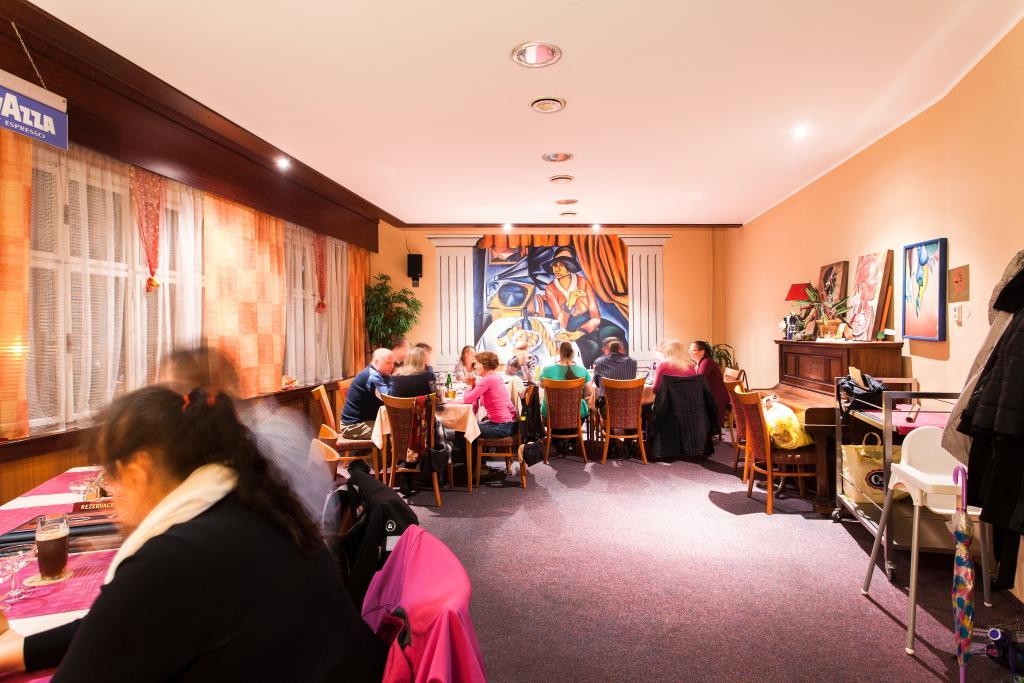 Hotel Grand Tanvald Eksteriør bilde